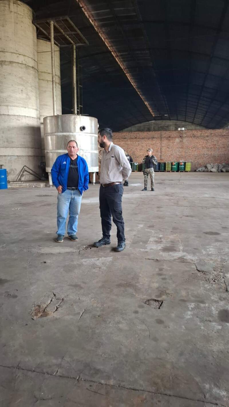 Tras reclamos de vecinos, Ecología inspeccionó una planta de cítricos en Montecarlo que vertía residuos en el río imagen-6