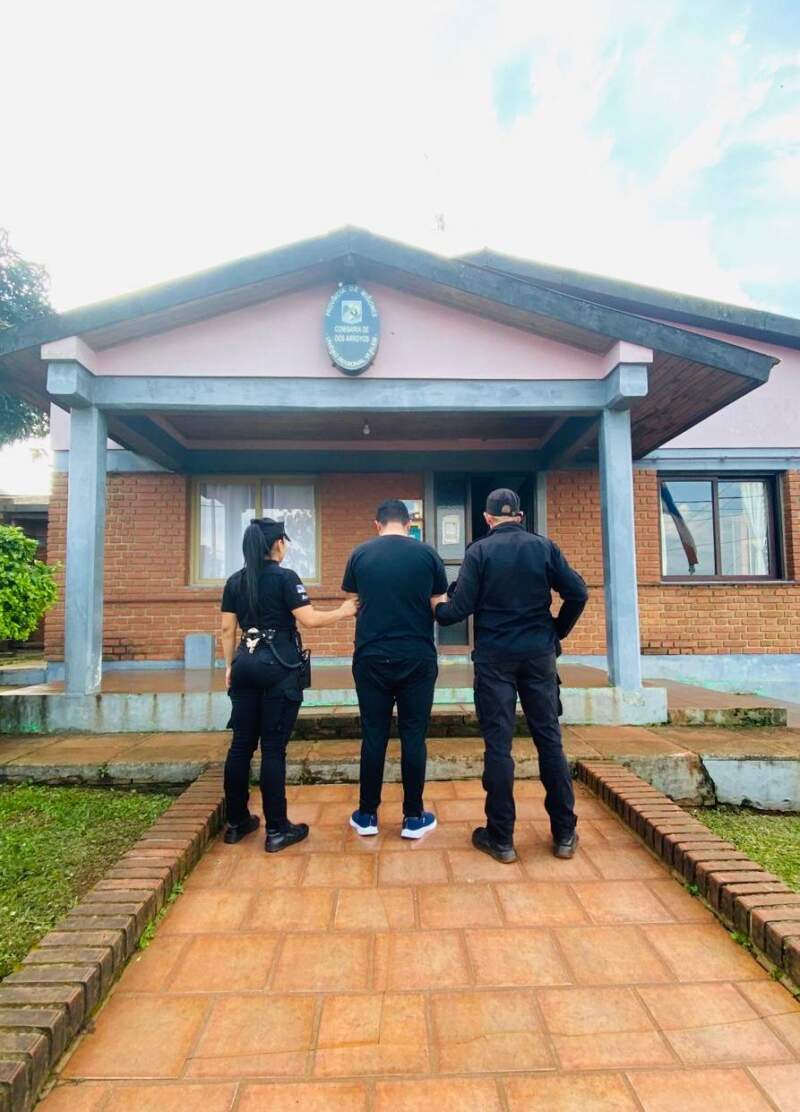 Arrestaron a un hombre por presunto grooming a un menor vía WhatsApp 5 Arrestaron a un hombre por presunto grooming a un menor vía WhatsApp imagen-4