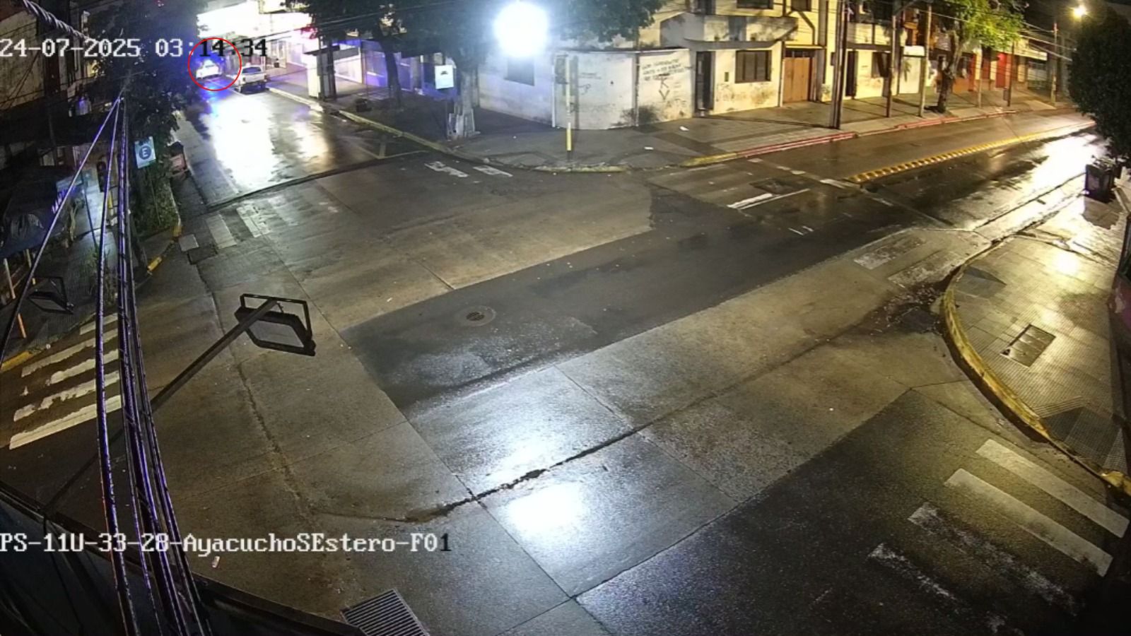 Un hombre fue detenido tras haber sido captado por cámaras del 911 al momento que agredió a otro joven 5 Un hombre fue detenido tras haber sido captado por cámaras del 911 al momento que agredió a otro joven imagen-4