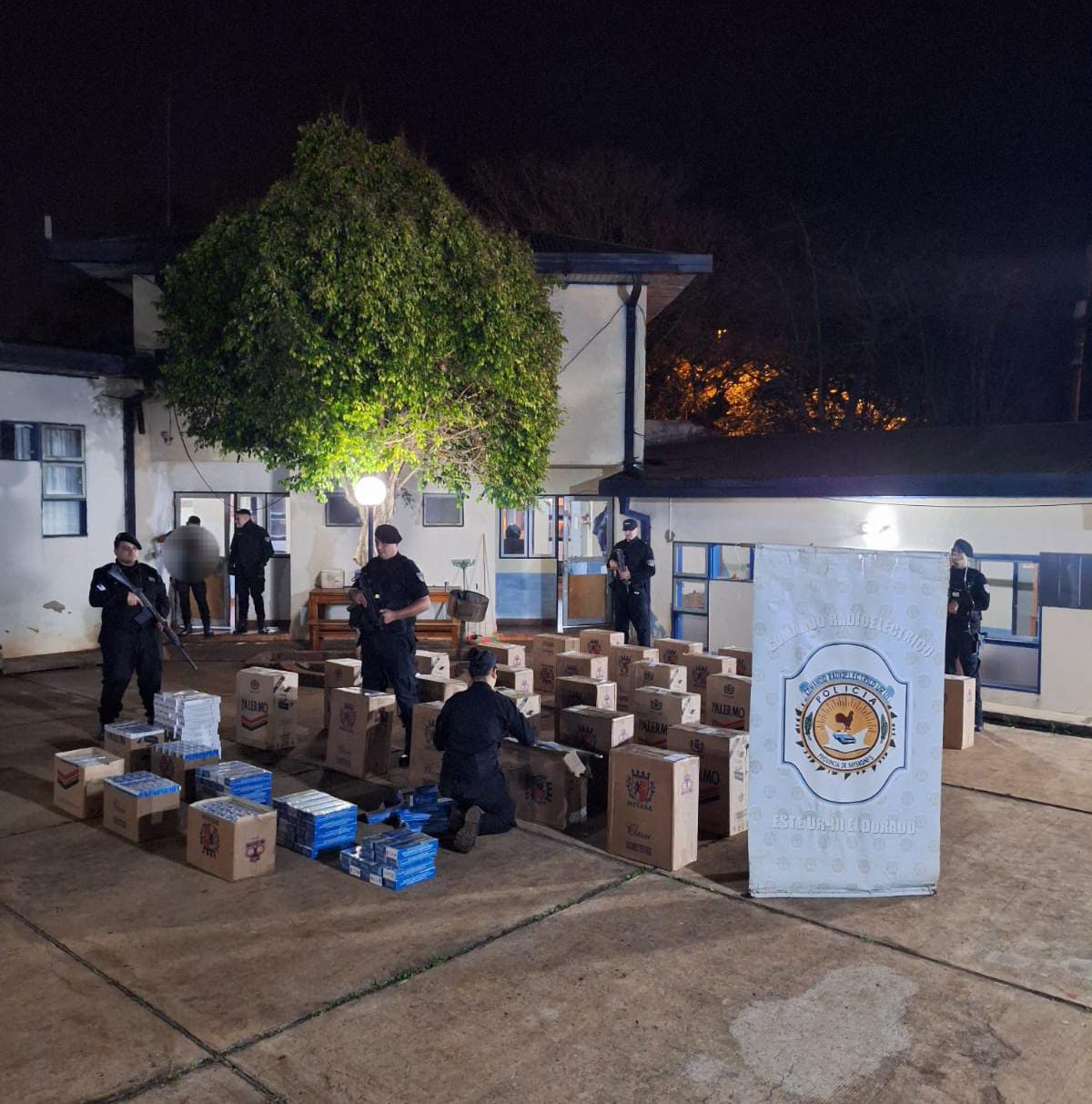 Siniestro vial sobre Ruta 17 derivó en el secuestro de una camioneta llena de cigarrillos Siniestro vial sobre Ruta 17 derivó en el secuestro de una camioneta llena de cigarrillos imagen-1