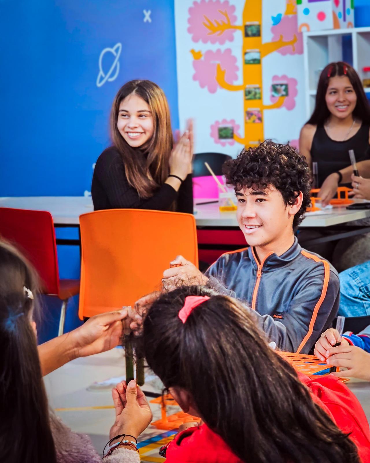 “Lo que soñamos se construye con experiencias que amplían el mundo” 5 “Lo que soñamos se construye con experiencias que amplían el mundo” imagen-4