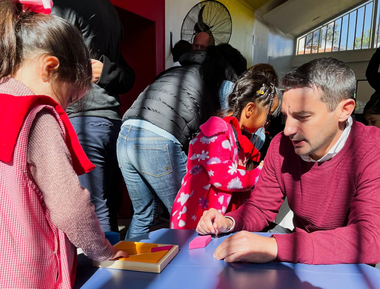 Vilchez: "En Misiones la educación se transforma, innova y mira hacia el futuro de nuestros niños" 11 Vilchez: "En Misiones la educación se transforma, innova y mira hacia el futuro de nuestros niños" imagen-10