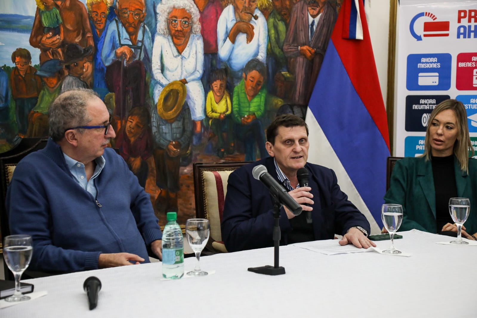 Passalacqua lanzó el Hot Sale "Mejor Oberá": "No sólo motoriza a los 240 comercios adheridos sino que también agiliza toda la economía misionera" 9 Passalacqua lanzó el Hot Sale "Mejor Oberá": "No sólo motoriza a los 240 comercios adheridos sino que también agiliza toda la economía misionera" imagen-8