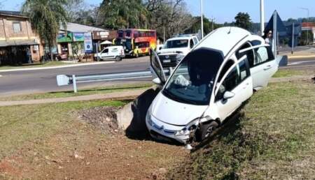 Accidente en ruta 12 a la altura de San Ignacio Accidente en ruta 12 a la altura de San Ignacio imagen-3