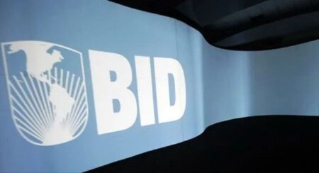 Deuda: Gobierno nacional aprobó tres nuevos préstamos con el BID y el Banco Mundial por u$s1.500 millones imagen-6