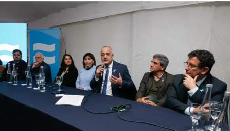 El Frente Fuerza Patria comenzó a rodar y su primera estación fue la provincia de Tucumán El Frente Fuerza Patria comenzó a rodar y su primera estación fue la provincia de Tucumán imagen-2