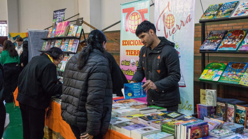 Con el acompañamiento del intendente Hassan inauguraron la Feria Provincial del Libro 5 Con el acompañamiento del intendente Hassan inauguraron la Feria Provincial del Libro imagen-4