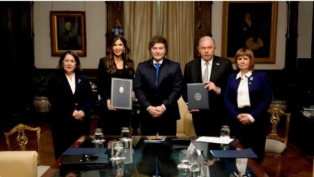 La funcionaria de EE.UU. que se reunió con Milei advirtió que la eliminación de la visa podría demorar un año imagen-4