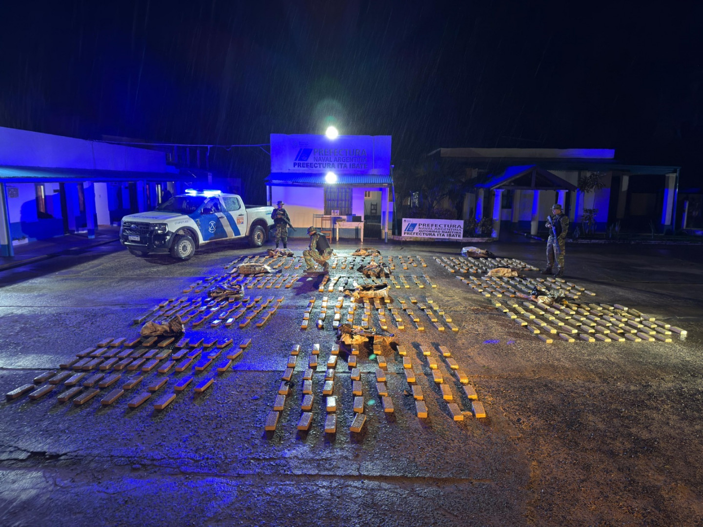 Prefectura realizó un secuestro millonario de marihuana en Itá Ibaté imagen-2