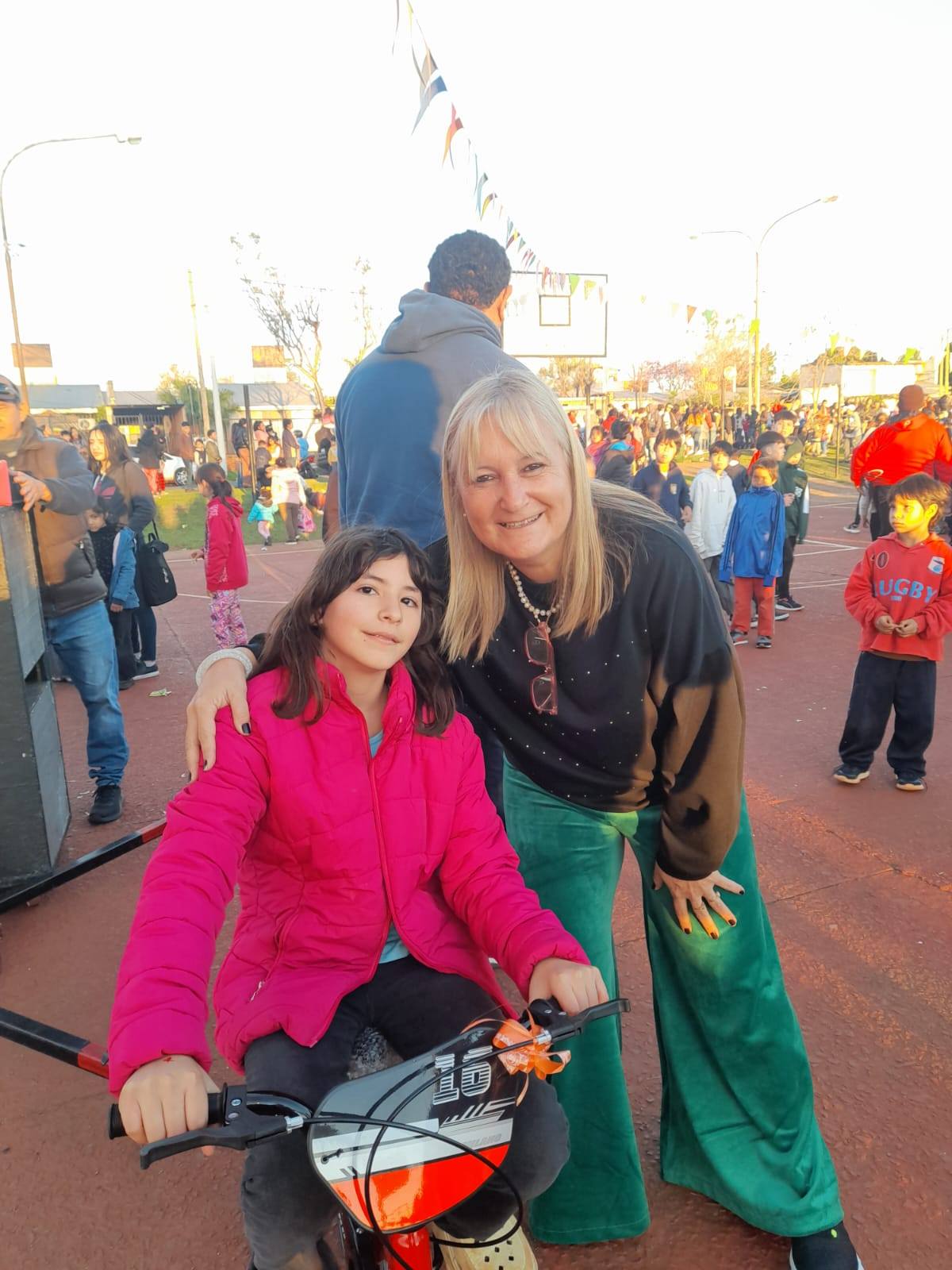 Con música, juegos y sorteos, el P.A.S. Posadas celebró el mes de la infancia en Itaembé Miní junto a más de mil personas 11 Con música, juegos y sorteos, el P.A.S. Posadas celebró el mes de la infancia en Itaembé Miní junto a más de mil personas imagen-10