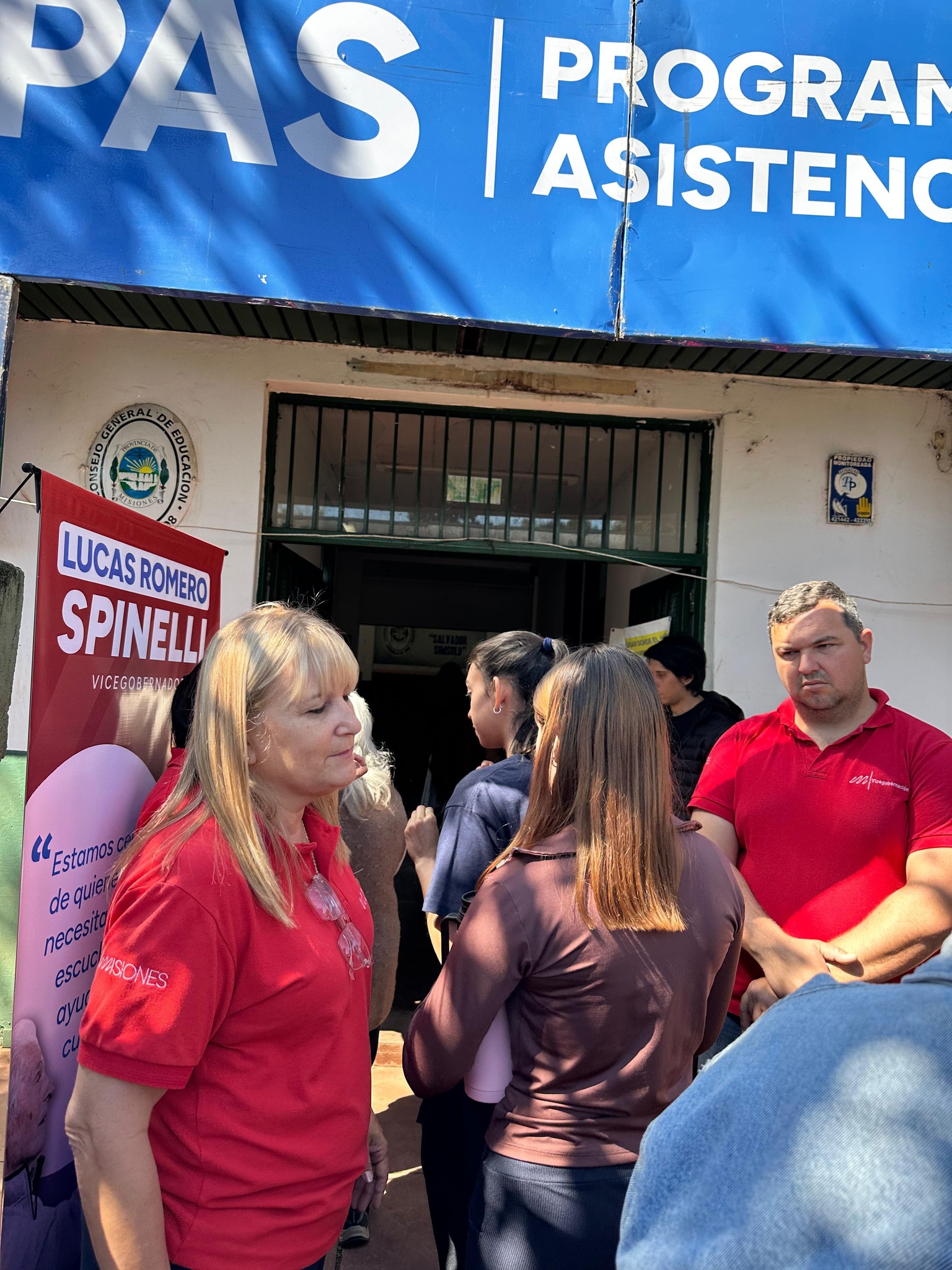 Más de 500 vecinos accedieron a servicios y asistencia del P.A.S en la escuela N° 298 de Posadas 3 Más de 500 vecinos accedieron a servicios y asistencia del P.A.S en la escuela N° 298 de Posadas imagen-2