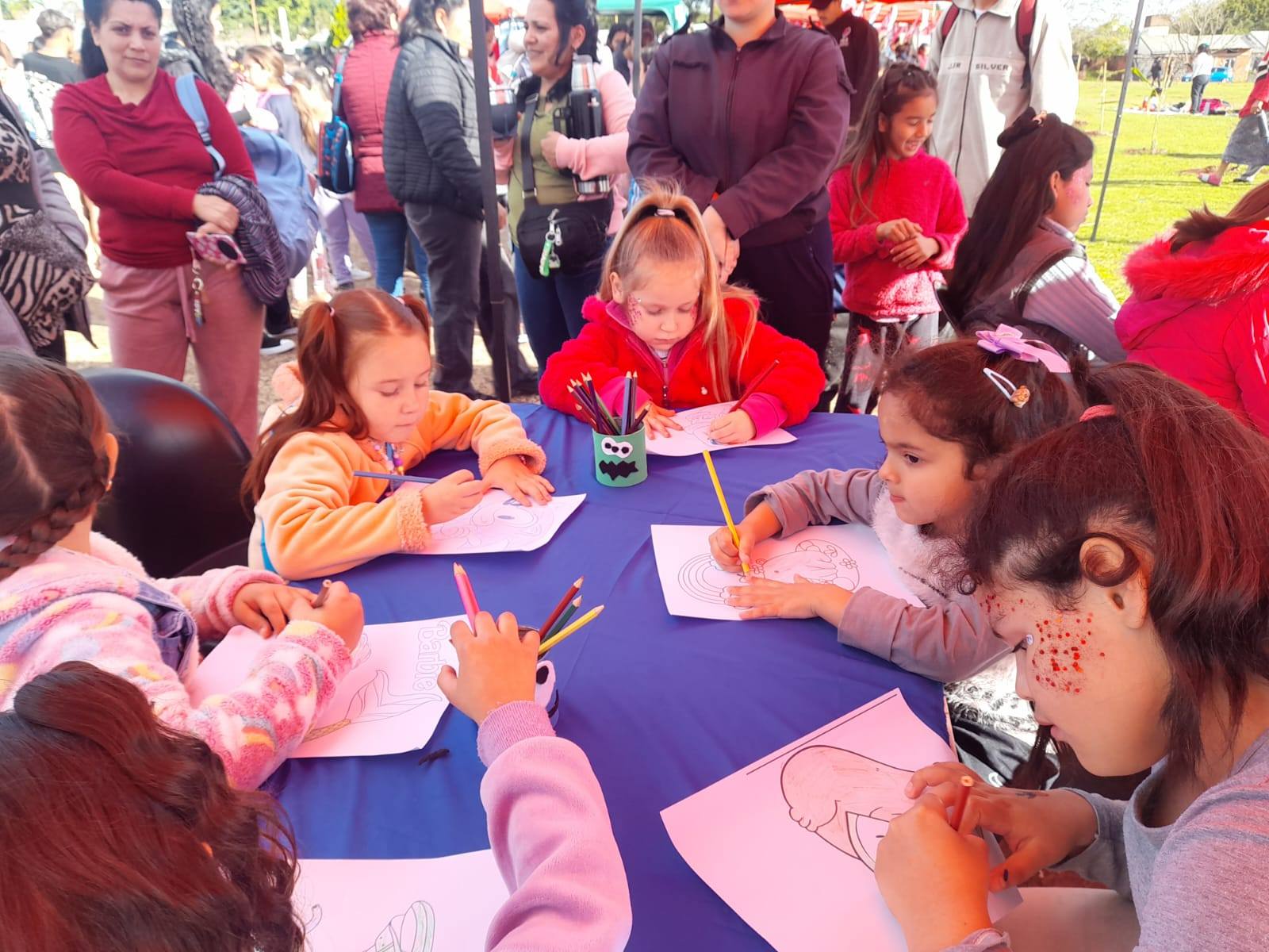 Con música, juegos y sorteos, el P.A.S. Posadas celebró el mes de la infancia en Itaembé Miní junto a más de mil personas 7 Con música, juegos y sorteos, el P.A.S. Posadas celebró el mes de la infancia en Itaembé Miní junto a más de mil personas imagen-6
