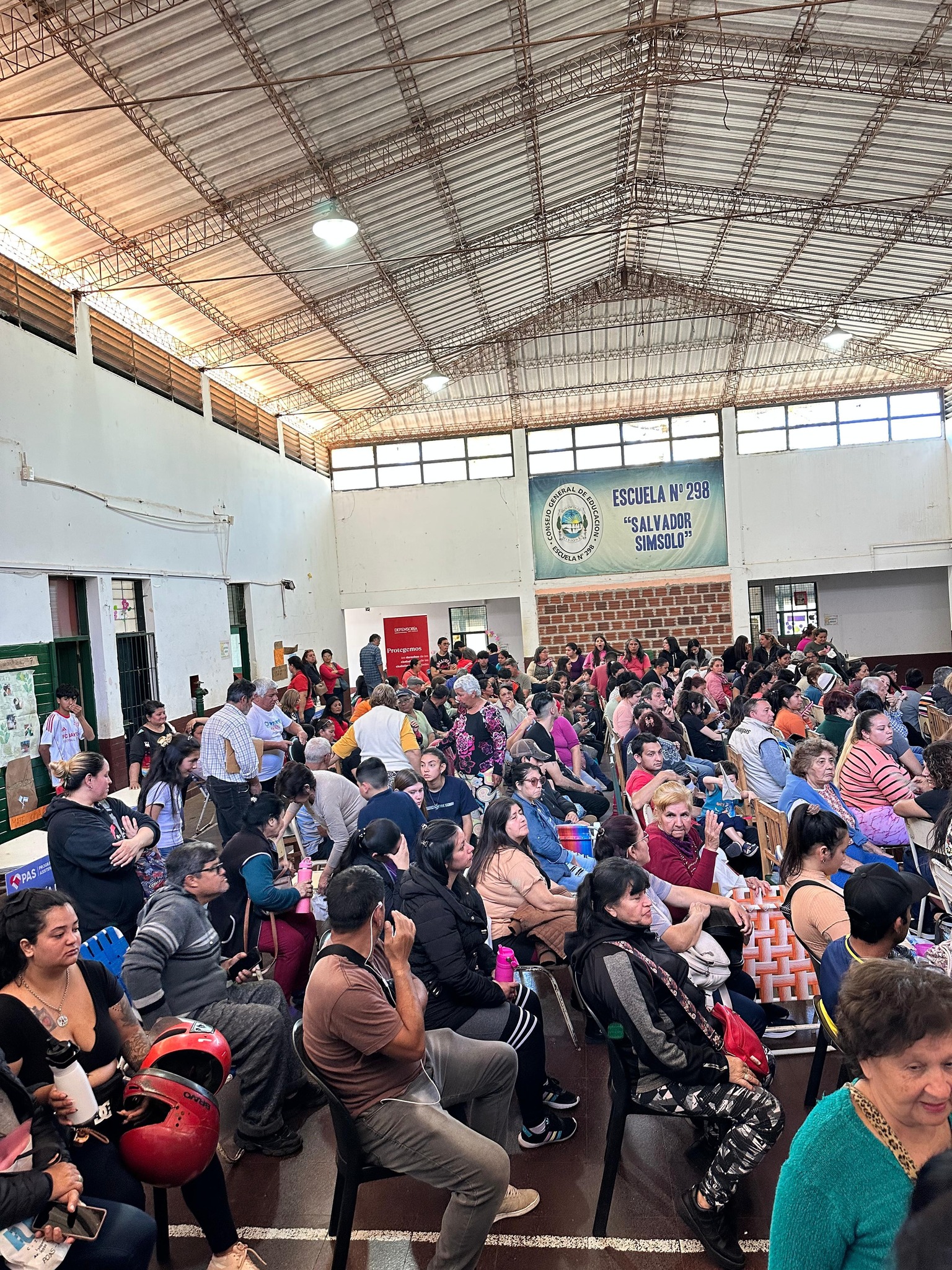 Más de 500 vecinos accedieron a servicios y asistencia del P.A.S en la escuela N° 298 de Posadas Más de 500 vecinos accedieron a servicios y asistencia del P.A.S en la escuela N° 298 de Posadas imagen-1
