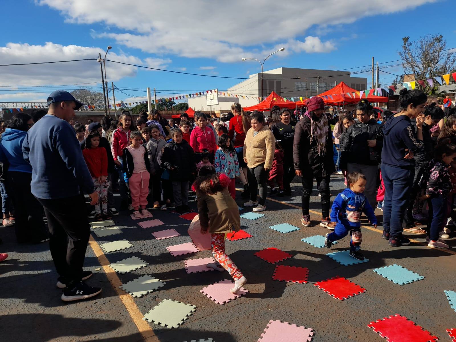 Con música, juegos y sorteos, el P.A.S. Posadas celebró el mes de la infancia en Itaembé Miní junto a más de mil personas 9 Con música, juegos y sorteos, el P.A.S. Posadas celebró el mes de la infancia en Itaembé Miní junto a más de mil personas imagen-8