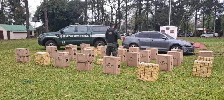 En dos procedimientos secuestraron 19.980 paquetes de cigarrillos extranjeros que fueron abandonados En dos procedimientos secuestraron 19.980 paquetes de cigarrillos extranjeros que fueron abandonados imagen-3