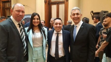 Contrapunto: Gervasoni tildó de "carroñero" a Joaquín Losada por cuestionar a diputados nacionales misioneros que no votaron "a favor del Garrahan" imagen-5