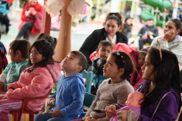 Posadas celebró el Día del Lector en el Parque de las Fiestas Posadas celebró el Día del Lector en el Parque de las Fiestas imagen-30