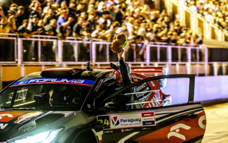 El carpincho y público que robó corazones: pilotos del WRC se rinden ante el Rally del Paraguay El carpincho y público que robó corazones: pilotos del WRC se rinden ante el Rally del Paraguay imagen-44