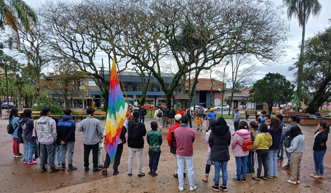 Capioví: comunidad mbya El Pocito reafirmó su reclamo territorial y el Estado se comprometió a brindar solución 9 Capioví: comunidad mbya El Pocito reafirmó su reclamo territorial y el Estado se comprometió a brindar solución imagen-8