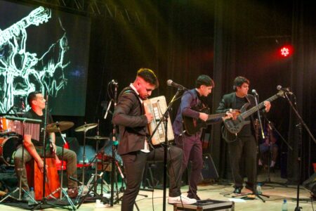 La Rueda Chamamecera llega a 25 de Mayo para seguir fortaleciendo la unión entre artistas y el amor por la música regional La Rueda Chamamecera llega a 25 de Mayo para seguir fortaleciendo la unión entre artistas y el amor por la música regional imagen-5