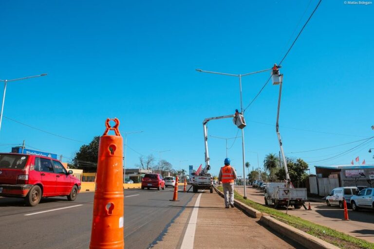 Nuevas luminarias LED en la Travesía Urbana: la DPV completó la iluminación de las colectoras entre Posadas y Garupá imagen-24