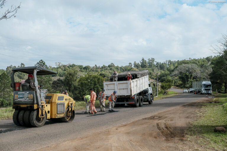 Avanza el mantenimiento integral sobre la Ruta Provincial N° 4 entre San Javier y Leandro N. Alem imagen-4