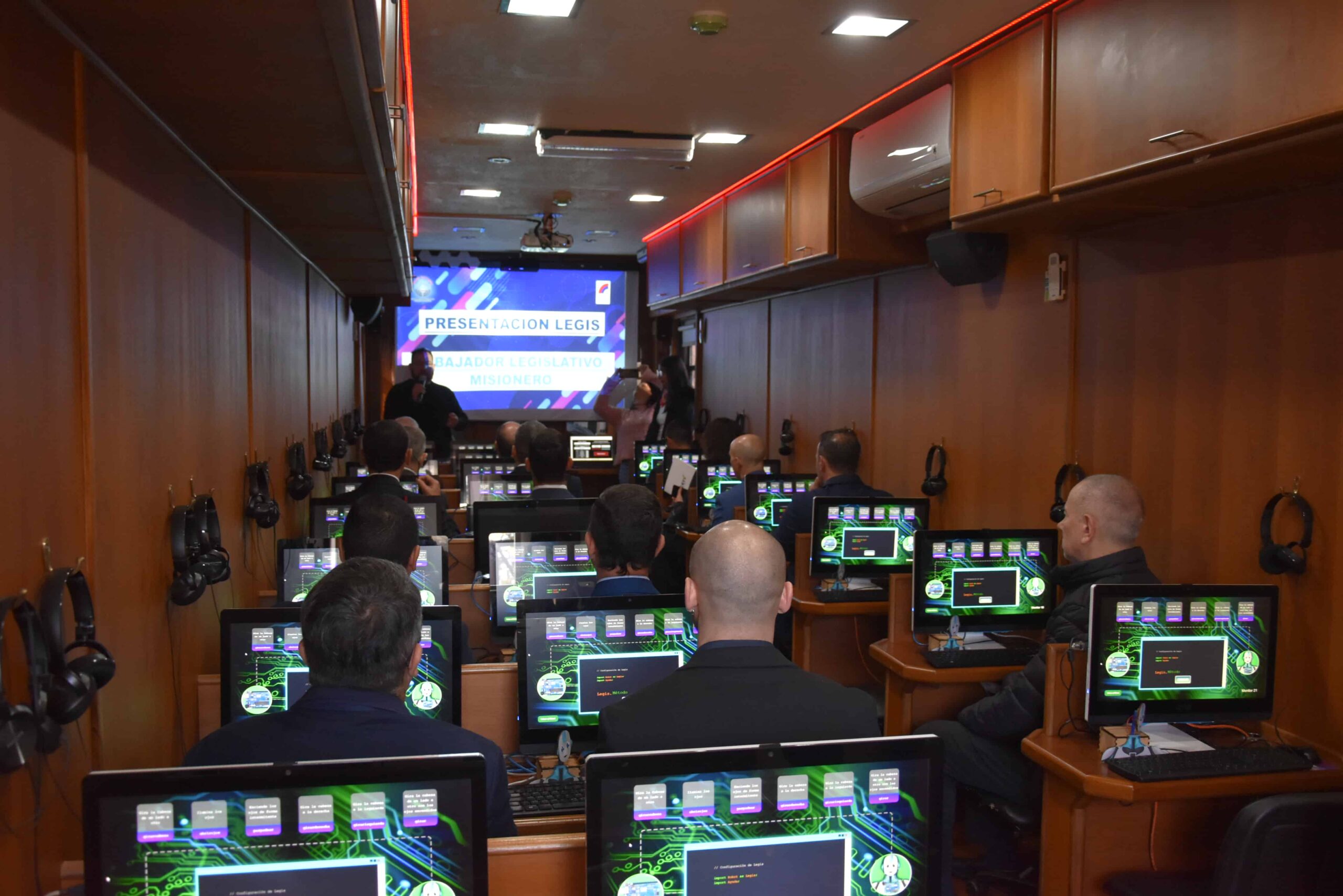 Asamblea Plenaria 102 del Consejo Federal: buscan consolidar la seguridad vial como política de Estado y alertan que en la Argentina hay 4.500 muertos por año 11 Asamblea Plenaria 102 del Consejo Federal: buscan consolidar la seguridad vial como política de Estado y alertan que en la Argentina hay 4.500 muertos por año imagen-10