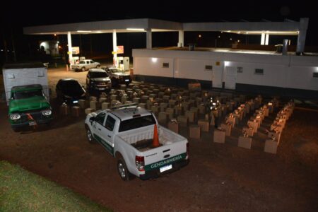 Gendarmería secuestró más de 60 mil paquetes de cigarrillos de origen extranjero en operativo sobre la Ruta Nacional 12 imagen-6