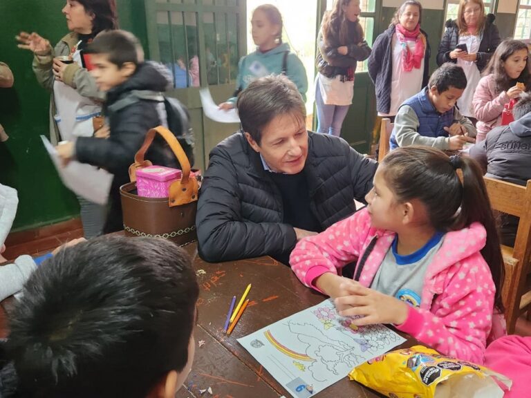 Control de salud, anteojos, trámites de DNI y garrafas accesibles: más de 400 personas asistieron al operativo “Estamos con Vos" imagen-48