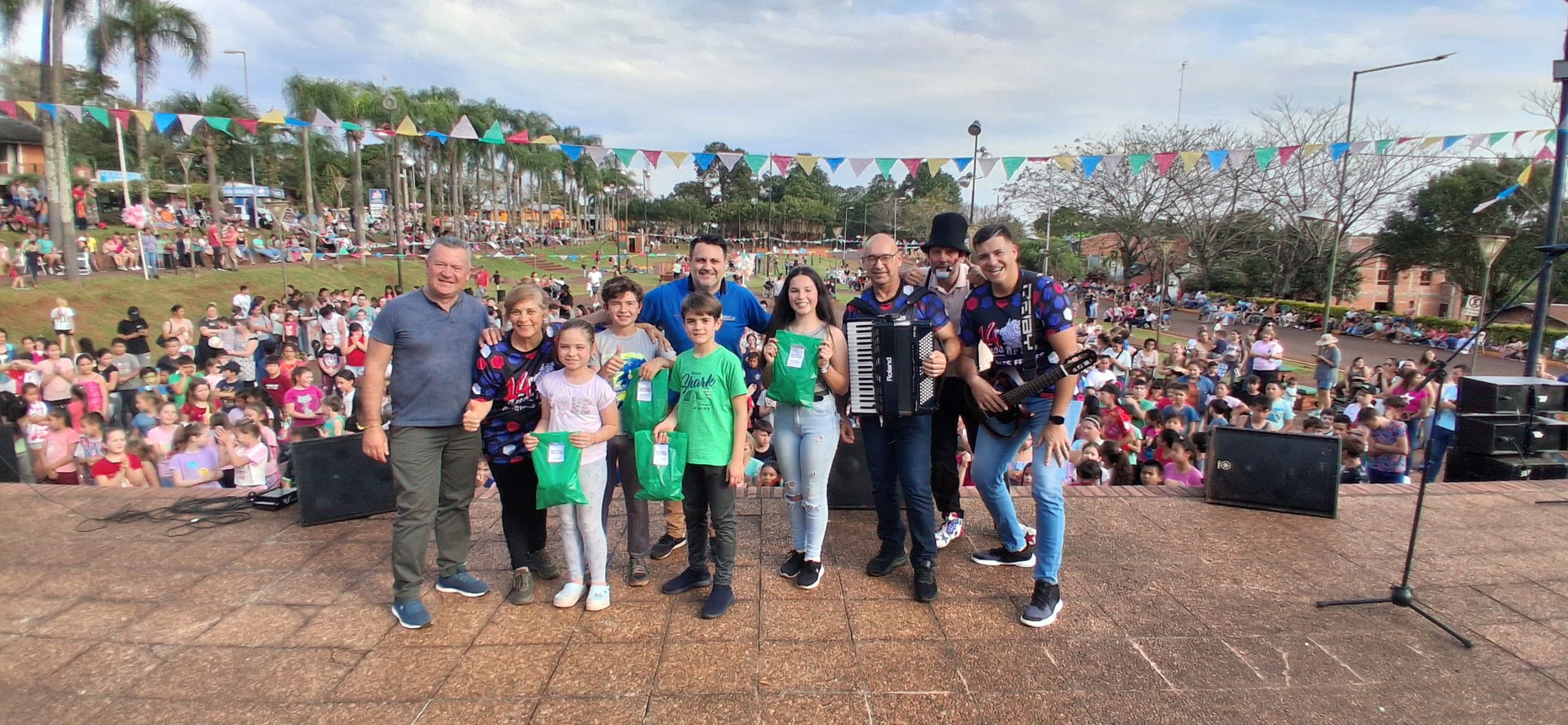 "Gurises" animó multitudinarios encuentros en Alem y 25 de Mayo 3 "Gurises" animó multitudinarios encuentros en Alem y 25 de Mayo imagen-2