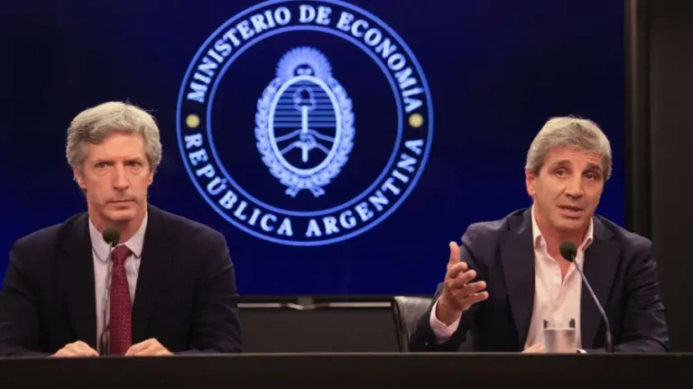 El Banco Central aspira más pesos y los bancos salieron a pagar 60% de plazo fijo para captar grandes inversores El Banco Central aspira más pesos y los bancos salieron a pagar 60% de plazo fijo para captar grandes inversores imagen-19