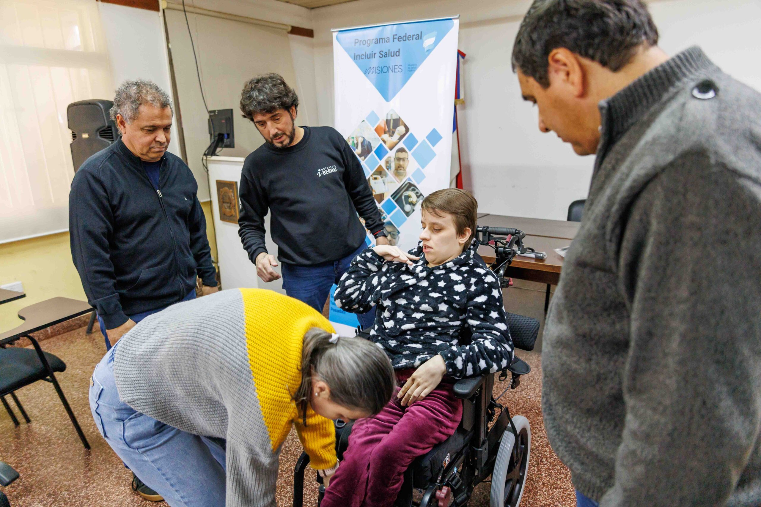 Incluir Salud entregó una silla postural y un chango de traslado a pacientes de Alba Posse y Loreto para mejorar su movilidad 3 Incluir Salud entregó una silla postural y un chango de traslado a pacientes de Alba Posse y Loreto para mejorar su movilidad imagen-2