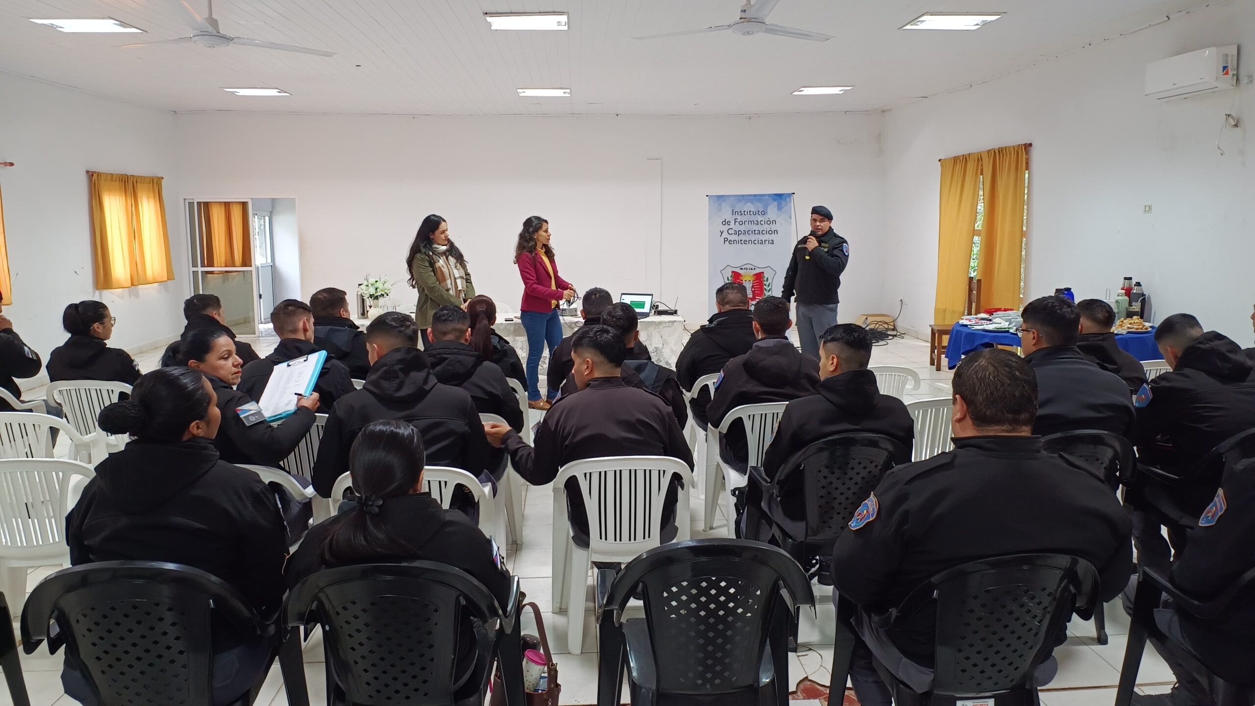 Capacitan a docentes, padres y personal penitenciario para abordar la problemática del juego de apuestas en adolescentes imagen-6