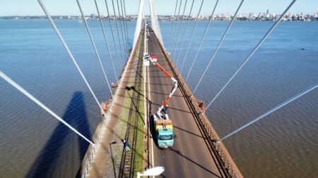 Tránsito restringido sobre el puente San Roque González de Santa Cruz por tareas de recambio de luminarias imagen-3