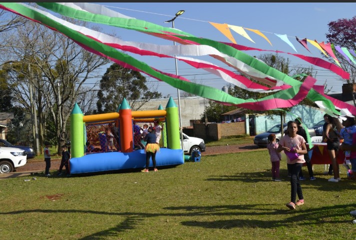 Vecinos y comisiones vecinales celebraron el Mes de la Niñez en distintos barrios de Oberá 5 Vecinos y comisiones vecinales celebraron el Mes de la Niñez en distintos barrios de Oberá imagen-4