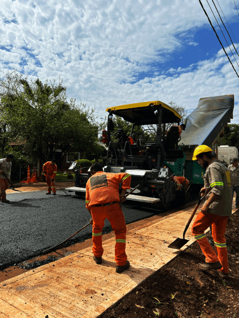 Finalizó la obra de saneamiento en la calle Humel: mejoras en drenaje pluvial, repavimentación y restablecimiento del tránsito en Posadas Finalizó la obra de saneamiento en la calle Humel: mejoras en drenaje pluvial, repavimentación y restablecimiento del tránsito en Posadas imagen-34