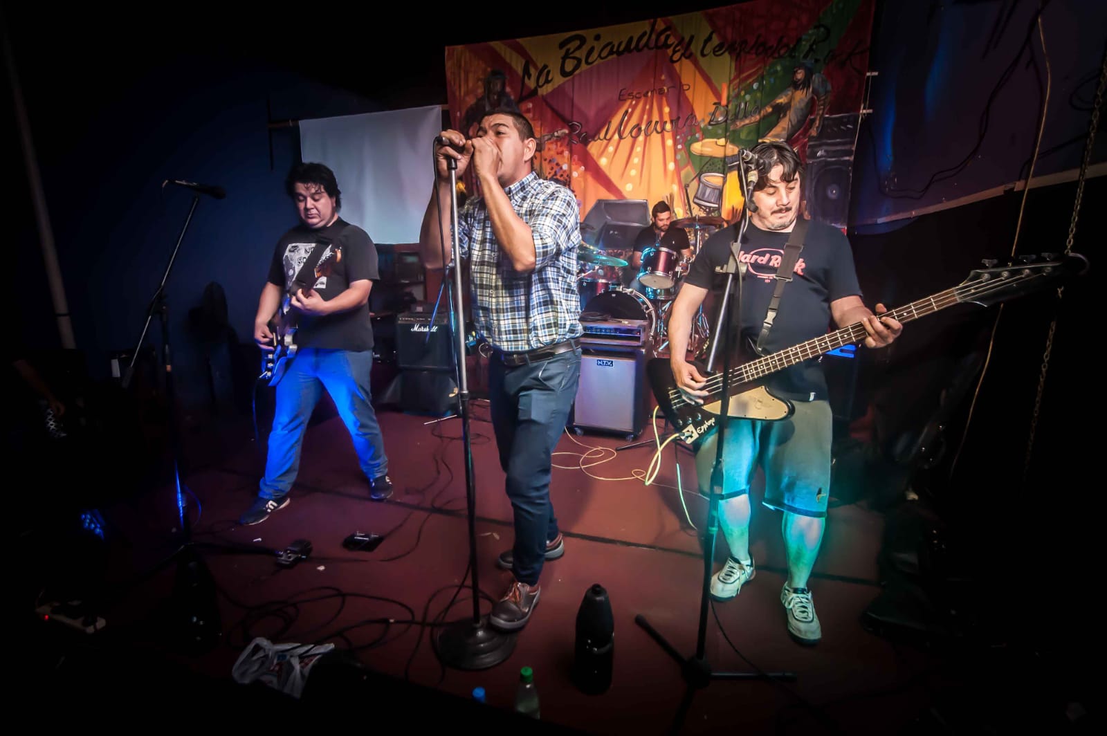 Este domingo, el punk de Ressakados y los títeres de Reciclocirco se combinan en un nuevo atardecer musical en El Brete 5 Este domingo, el punk de Ressakados y los títeres de Reciclocirco se combinan en un nuevo atardecer musical en El Brete imagen-4