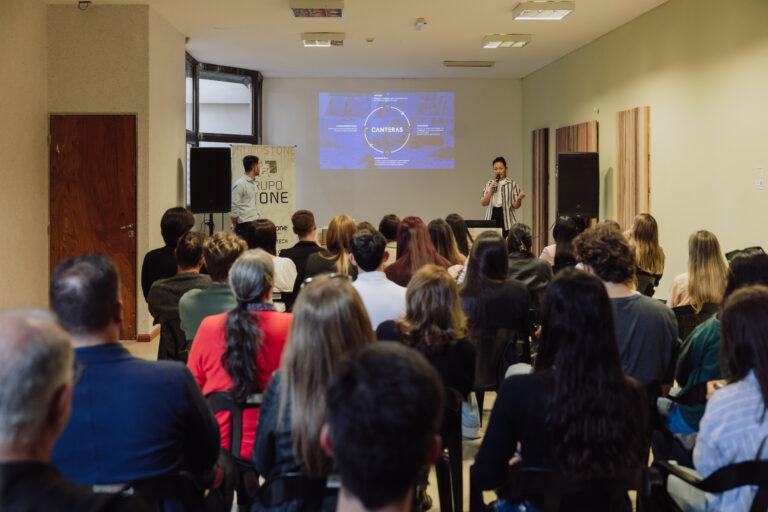 Más de 400 personas por día visitaron la muestra UNE 2025, el evento de arquitectura, diseño y creatividad que se consolida en la región Más de 400 personas por día visitaron la muestra UNE 2025, el evento de arquitectura, diseño y creatividad que se consolida en la región imagen-29