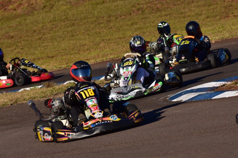 Karting: la categoría Master con invitados en el regreso al trazado posadeño imagen-14