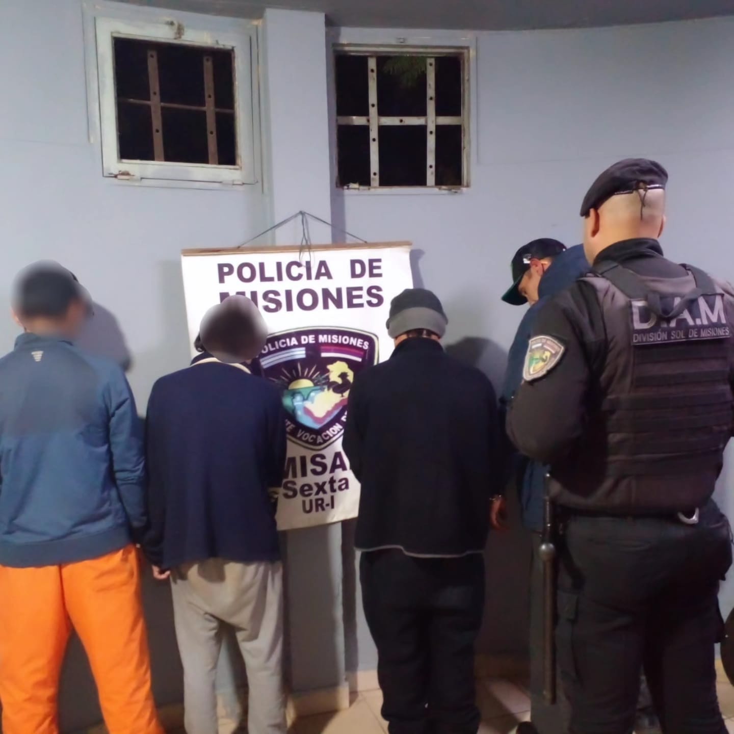 La Policía neutralizó a una banda que operaba en la Chacra 103 de Posadas: 11 detenidos 11 La Policía neutralizó a una banda que operaba en la Chacra 103 de Posadas: 11 detenidos imagen-10
