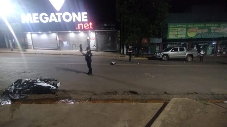 Joven motociclista perdió la vida tras colisionar contra una camioneta estacionada imagen-32