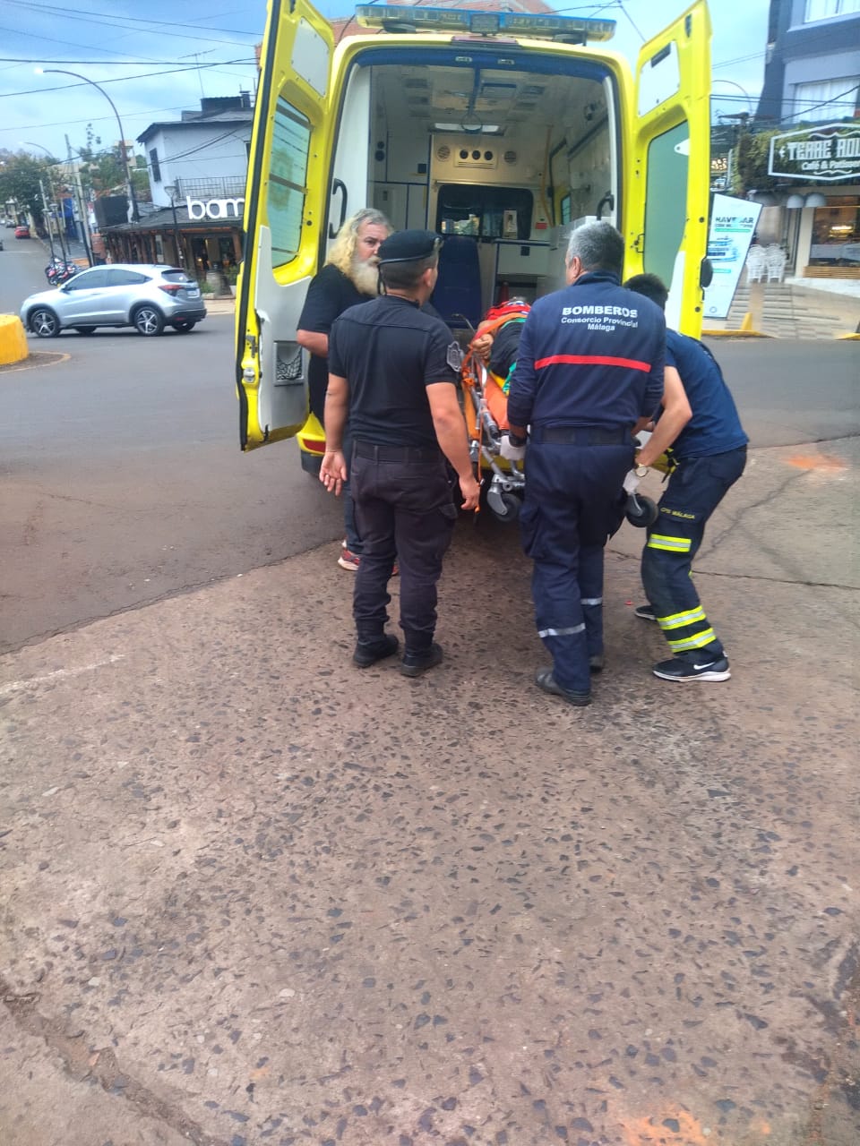 Brasileño sufrió lesiones gravísimas tras una pelea frente a un bar en Puerto Iguazú: el agresor está detenido 3 Brasileño sufrió lesiones gravísimas tras una pelea frente a un bar en Puerto Iguazú: el agresor está detenido imagen-2