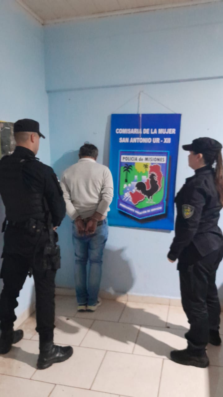 Un despiste en San Antonio terminó con una denuncia por violencia familiar y la detención del conductor 3 Un despiste en San Antonio terminó con una denuncia por violencia familiar y la detención del conductor imagen-2