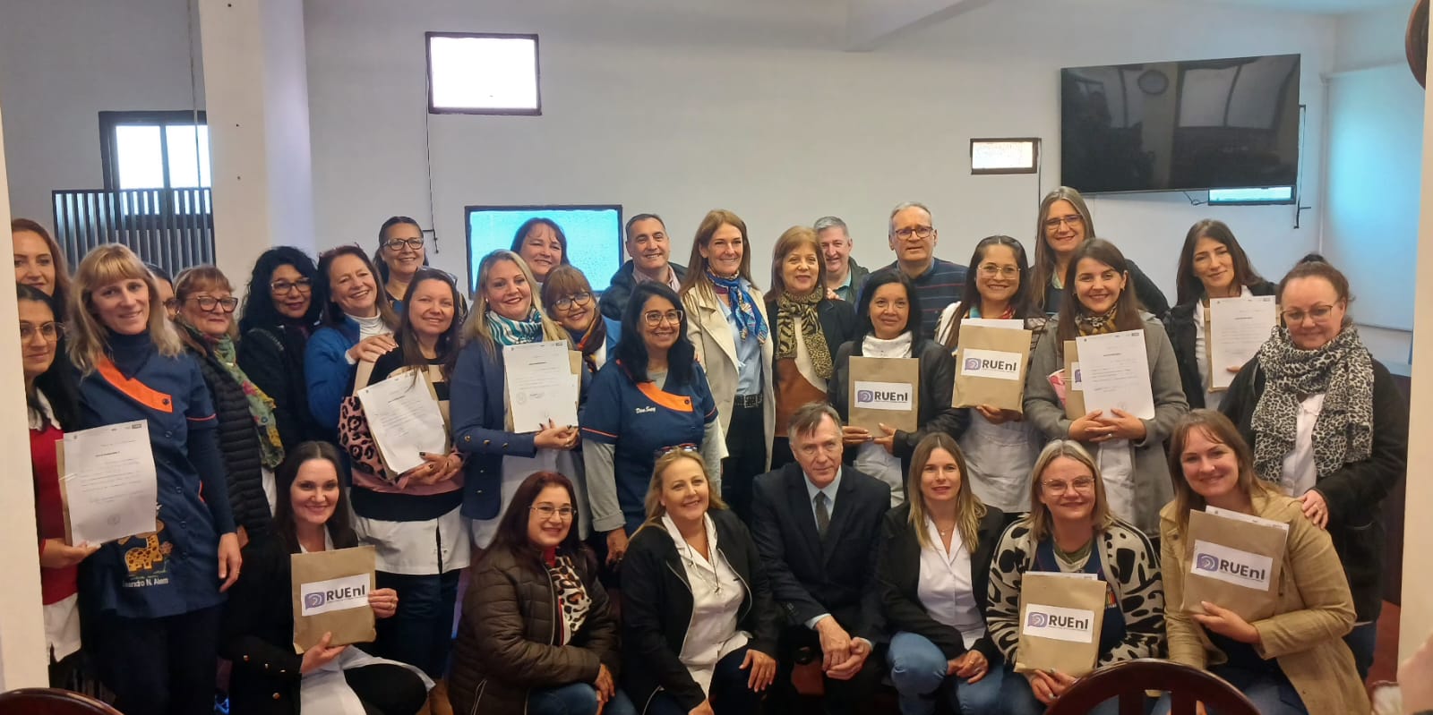 El Bono SI ya está en la calle para ayudar a las instituciones de Alem 5 El Bono SI ya está en la calle para ayudar a las instituciones de Alem imagen-4