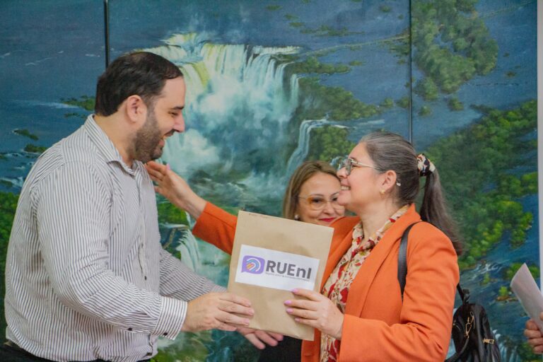 El Bono SI ya está en la calle para ayudar a las instituciones de Alem imagen-50