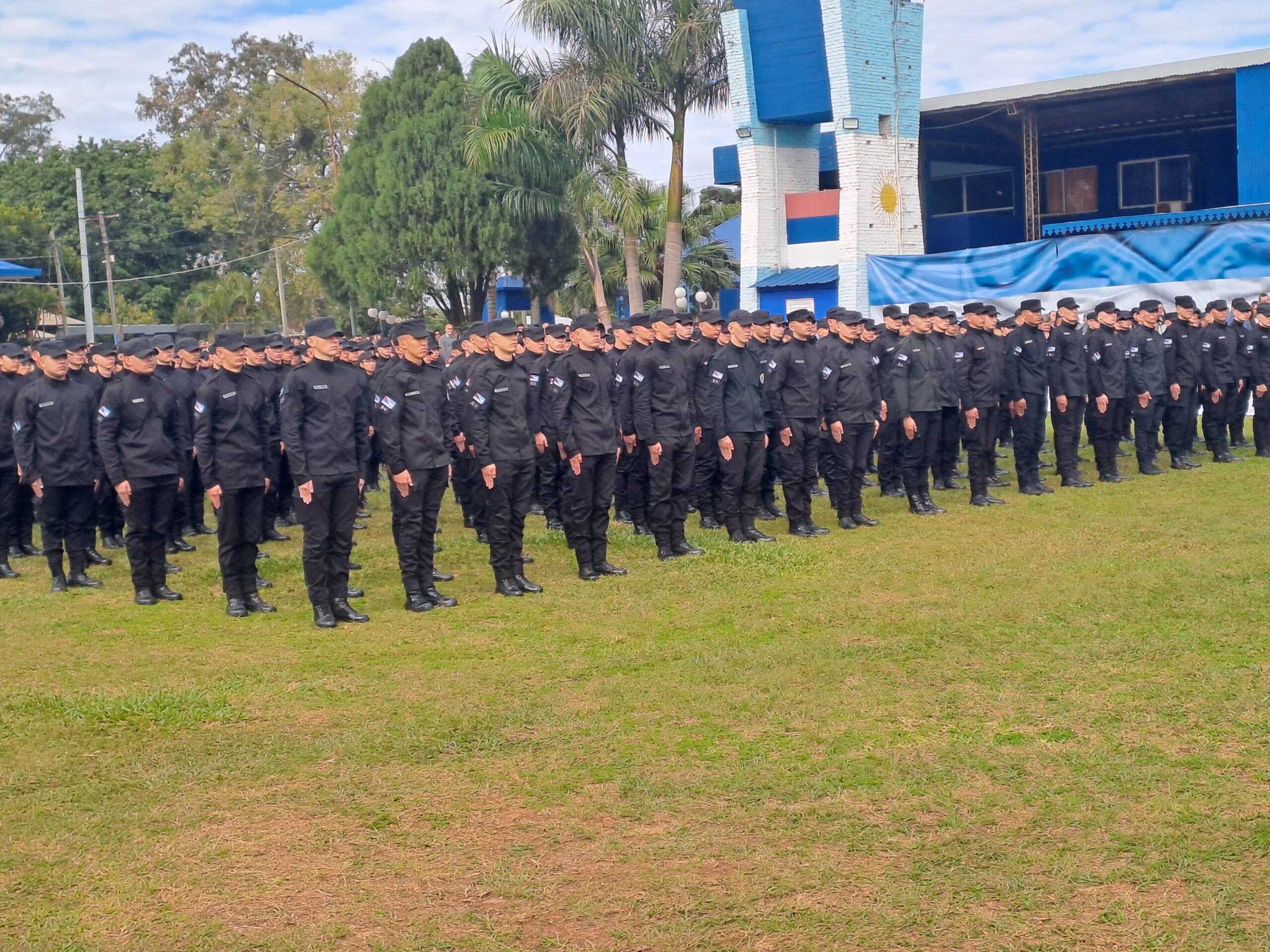 En el acto de egreso de 358 nuevos agentes diplomados, el Jefe de Policía destacó la profesionalización de la fuerza de seguridad y la inversión en tecnología imagen-8