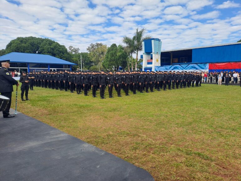 En el acto de egreso de 358 nuevos agentes diplomados, el Jefe de Policía destacó la profesionalización de la fuerza de seguridad y la inversión en tecnología imagen-5