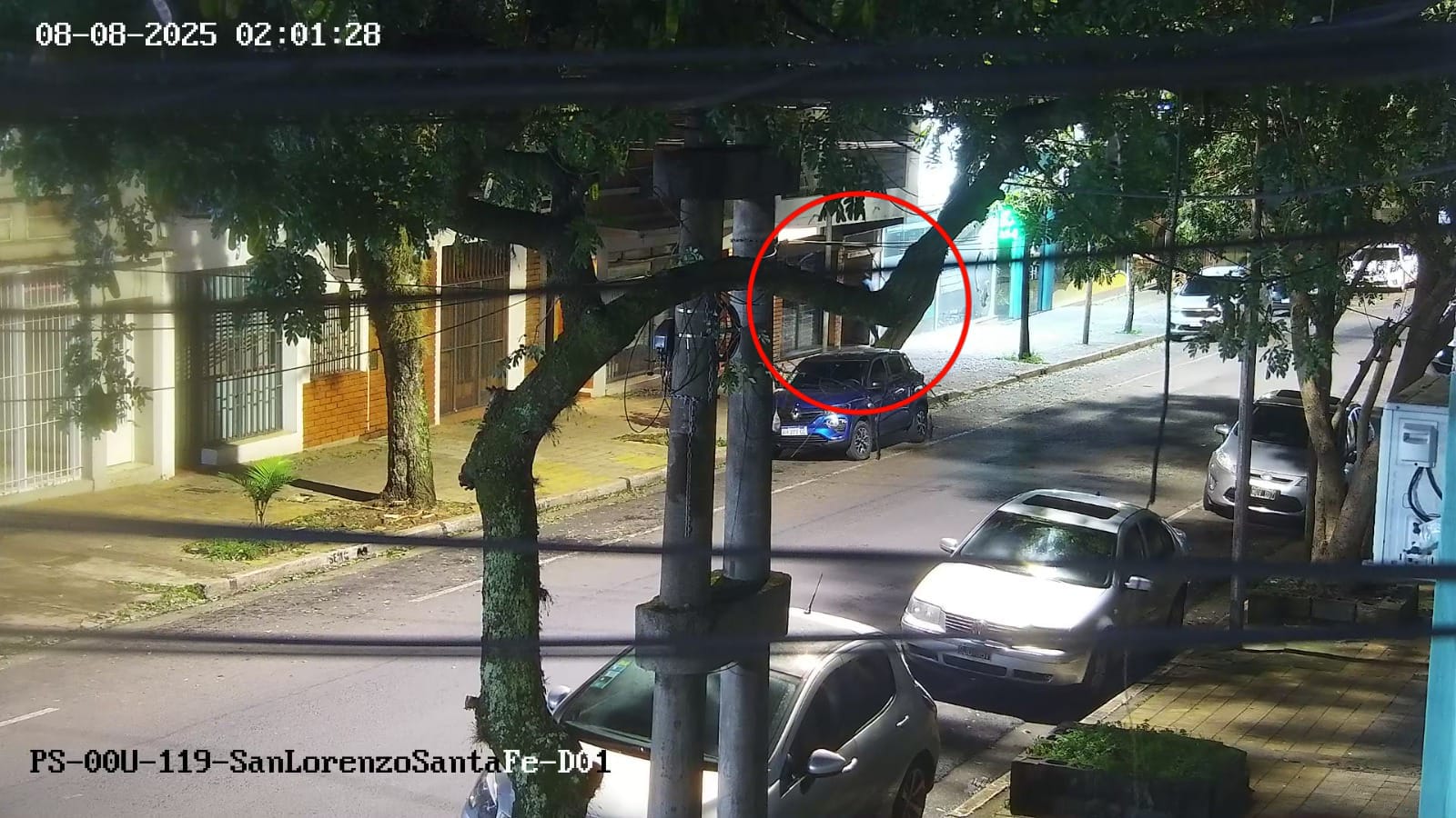 Detenidos en tiempo real: las cámaras del 911 captaron a cuatro hombres involucrados en robos y disturbios en Posadas 3 Detenidos en tiempo real: las cámaras del 911 captaron a cuatro hombres involucrados en robos y disturbios en Posadas imagen-2