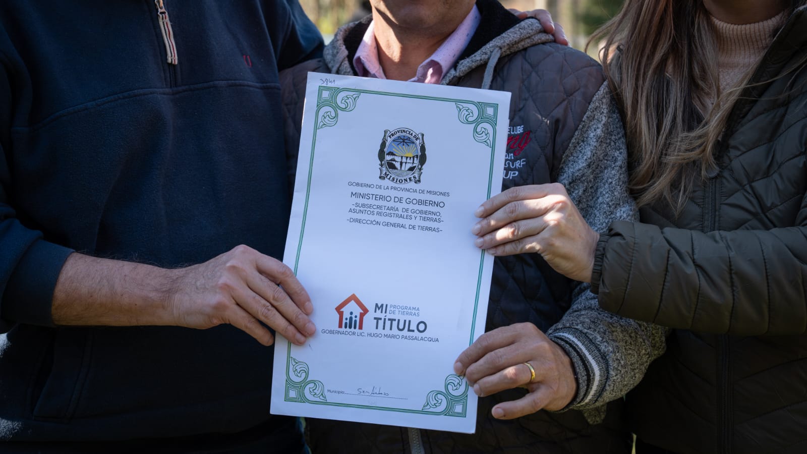 "Creemos en un proyecto social misionerista que defiende lo nuestro, lo misionero, antes que cualquier otra cosa”, dijo Passalacqua en entrega de títulos de propiedad en San Antonio y Andresito 3 "Creemos en un proyecto social misionerista que defiende lo nuestro, lo misionero, antes que cualquier otra cosa”, dijo Passalacqua en entrega de títulos de propiedad en San Antonio y Andresito imagen-2