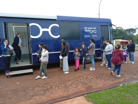 Con presencia de Herrera Ahuad y la intendenta Pezoa se desarrolló el programa “Ver Para Ser Libres” en Santa Ana imagen-1